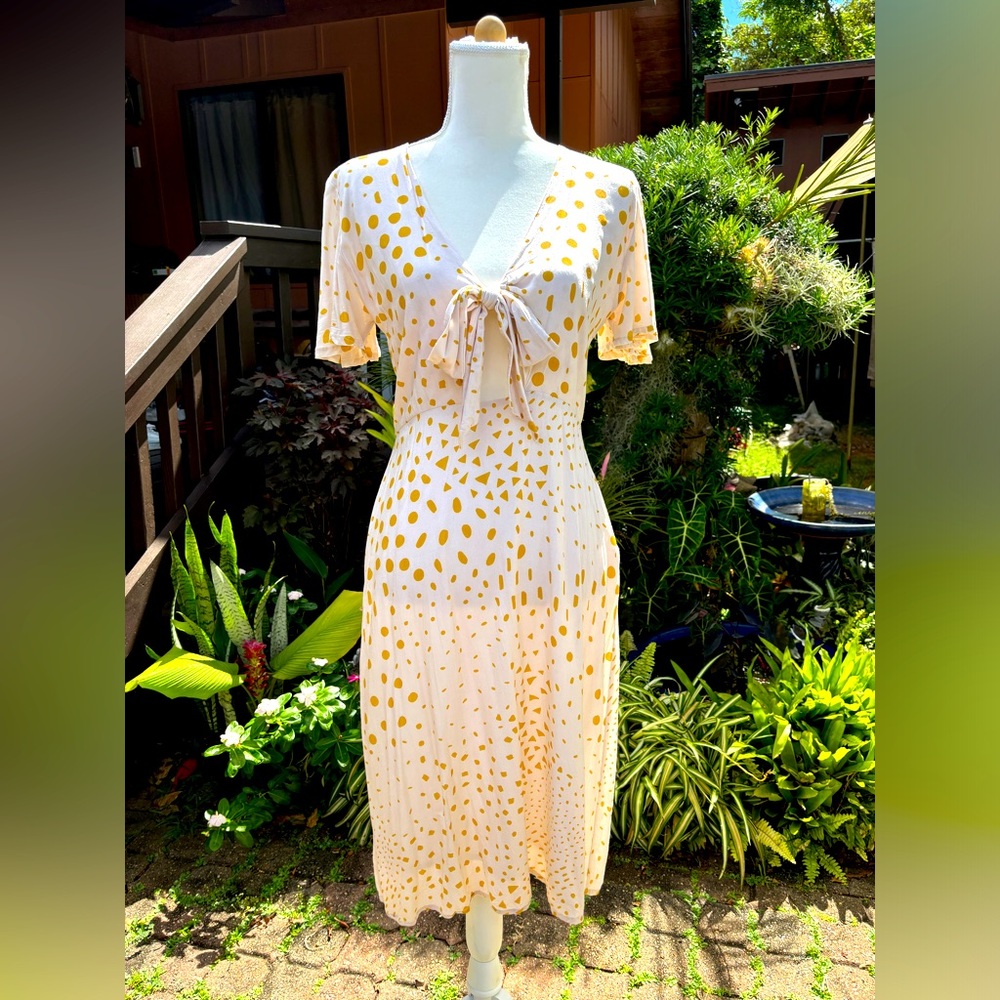 YIREH CLEO Dress in Starfruit print, size Med, EUC - Picture 3 of 12